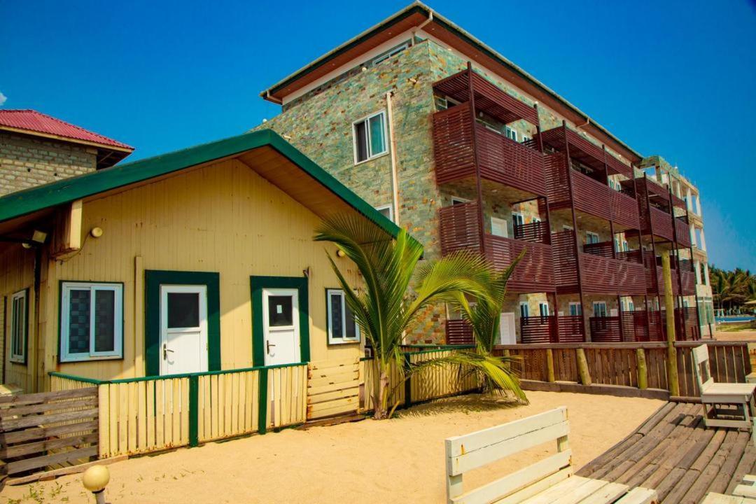 Ocean Green Beach Resort Prampram Exteriör bild